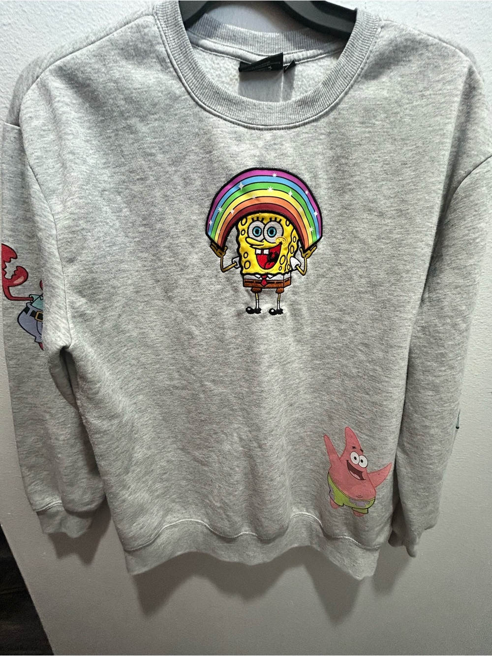 Nickelodeon Gray SpongeBob & Patrick Rainbow Graphic Crewneck